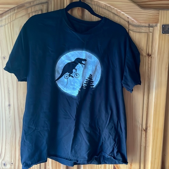 ET meets Jurassic Park T-Shirt - Picture 2 of 4